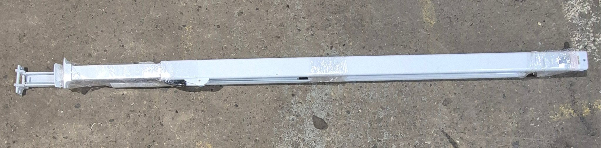 Used Dometic Short Awning Arm Set - 8273000.402B