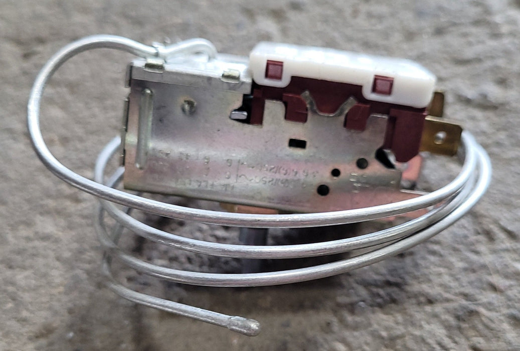 Used Dometic Thermostat 2930523010