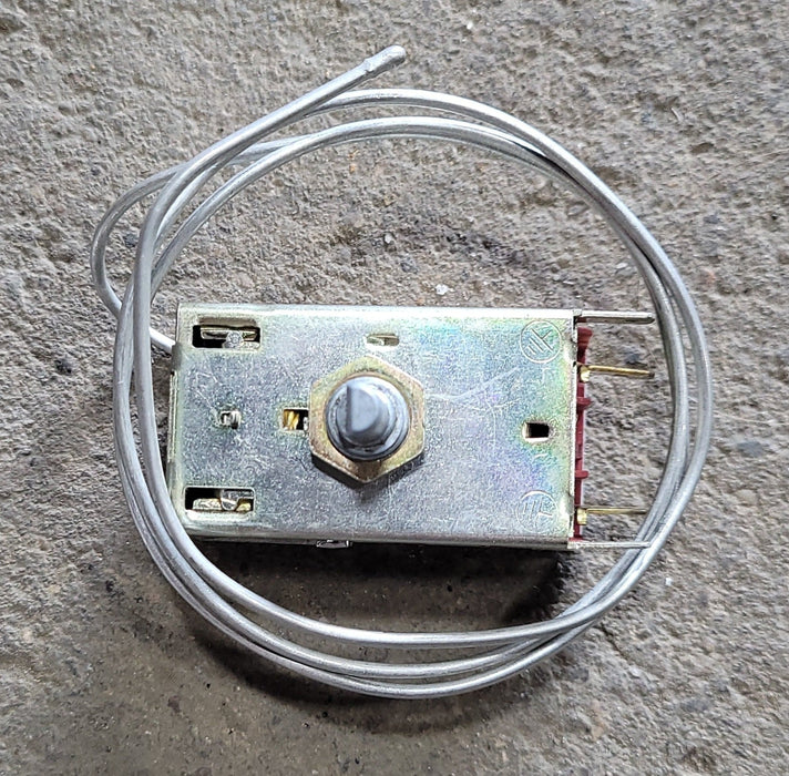 Used Dometic Thermostat 2930523010