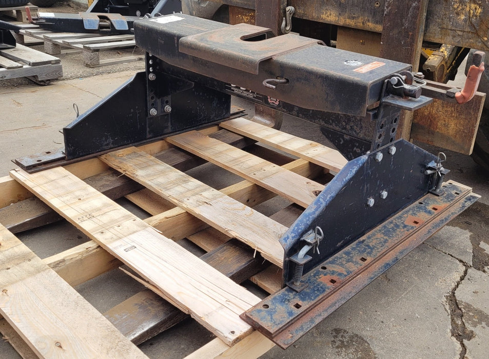 Used DSP Fifth Wheel Trailer Hitch - 17K