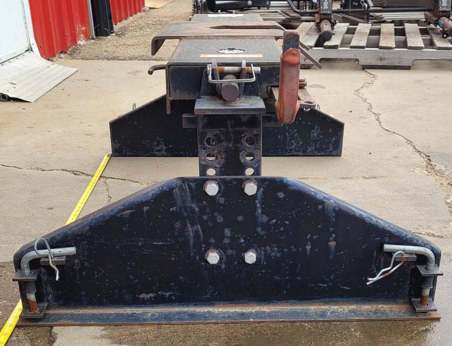 Used DSP Fifth Wheel Trailer Hitch - 17K