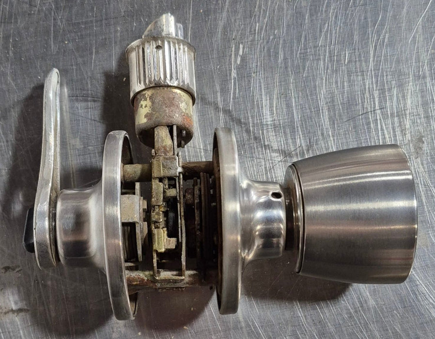 Used Entry Door Lock - Valterra L32CS000
