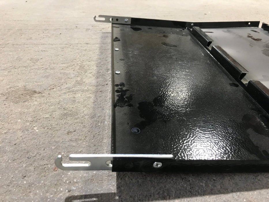 Used Magic Chef Bi-Fold Cover Black for CLY2242BDH