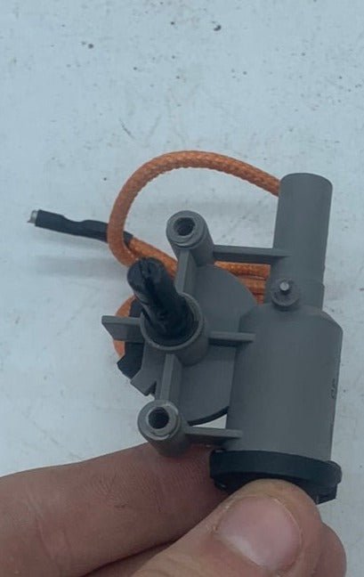 Used Magic Chef Electrode Ignitor Assembly - 5111A71960