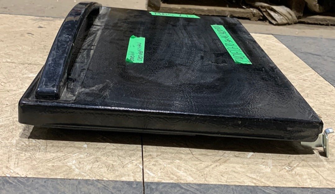 Used Magic Chef Oven Door 2401F12670 (BLACK FACEPLATE) 19 1/2” x 12 1/2”