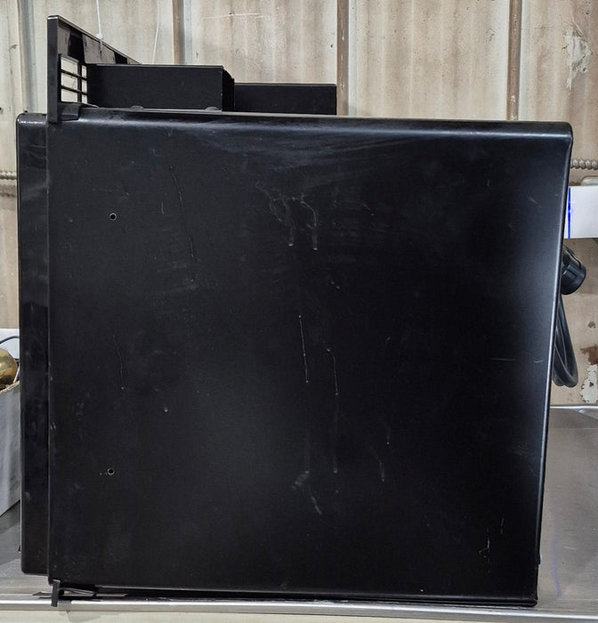 Used Magic Chef RV Microwave - 21 3/4" W x 13 3/4" H x 12 1/2" D