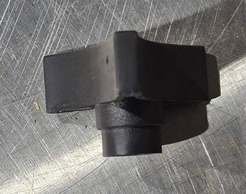 Used MaxxAir Roof Vent Lift Arm Knob, No extension - 10-20223