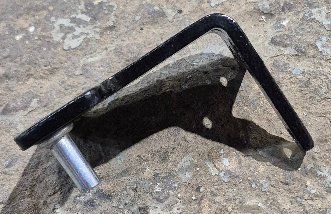 Used Norcold Fridge Door Hinge Inner Lower Right Hand - 624364