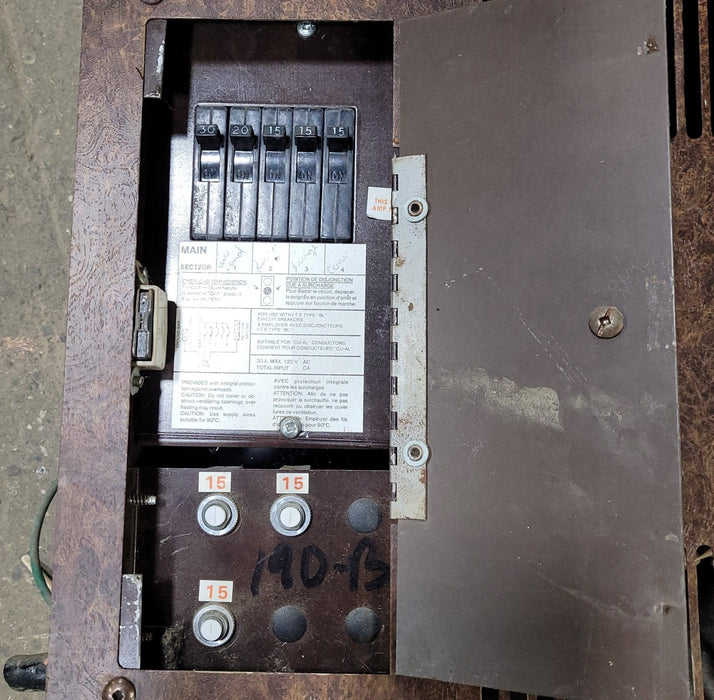 Used 30 AMP Converter MRM300D