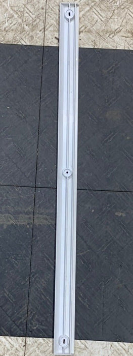 Used Norcold Refrigerator Shelf Retainer - 622033