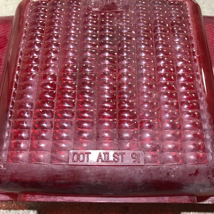Used Round lens tail light DOT AILST 91