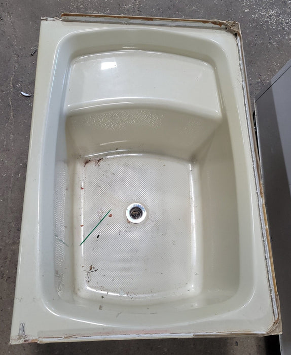 Used RV Step Bath Tub 34 1/2” x 23 1/2” - Center Drain
