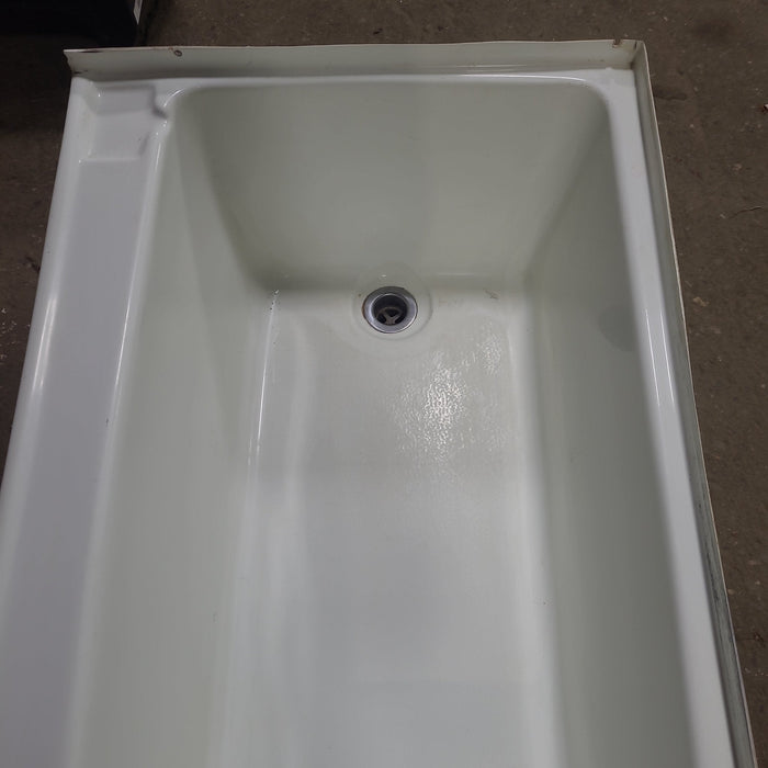 Used RV Bath Tub 35 1/2” x 23 1/2” - Left Hand Drain