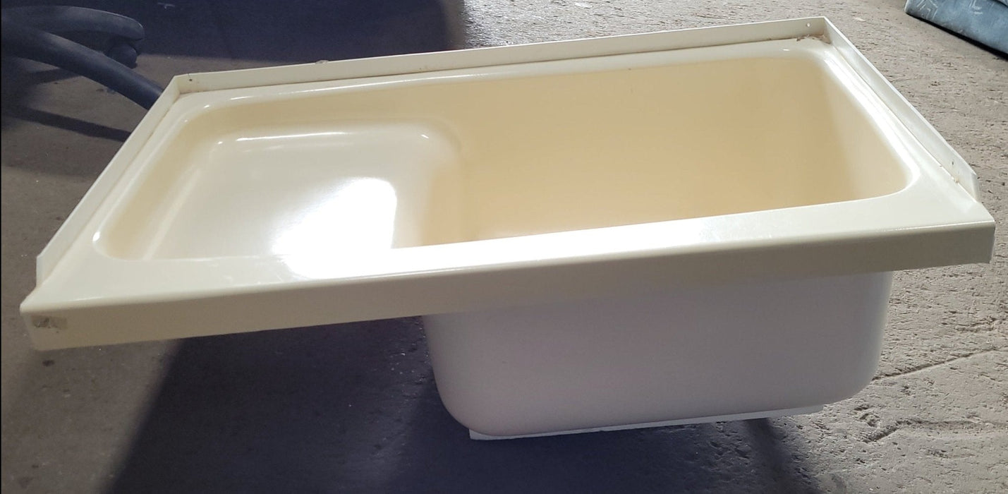 Used RV Step Bath Tub 35 7/8” x 23 3/4” - Right Hand Drain