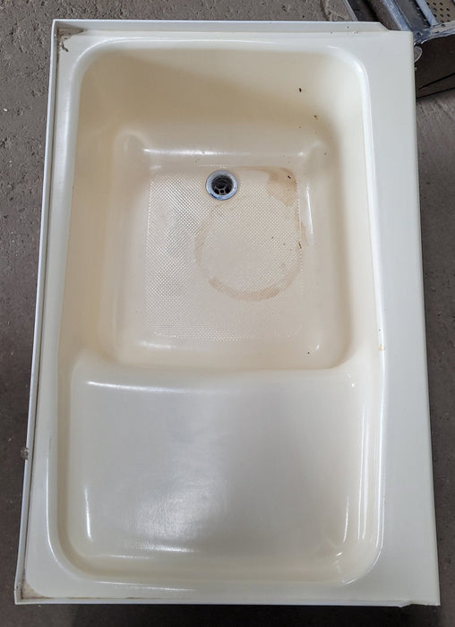 Used RV Step Bath Tub 35 7/8” x 23 3/4” - Right Hand Drain