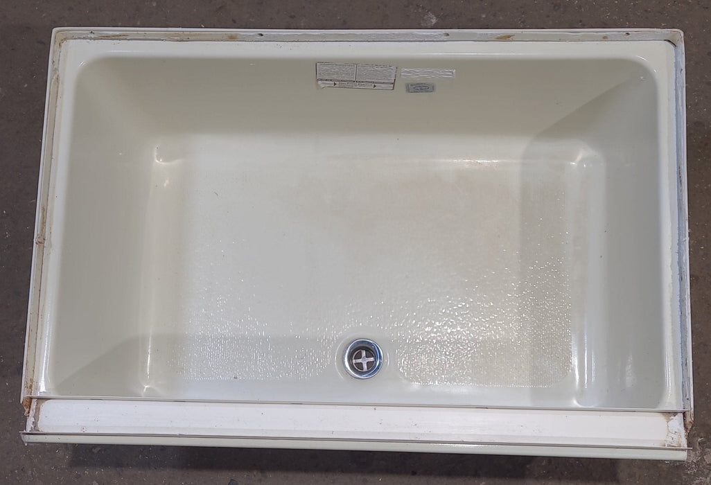 Used RV Bath Tub 36” x 24” - Center Drain