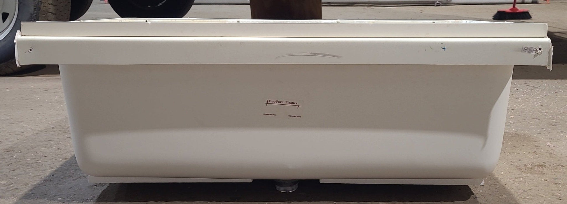 Used RV Bath Tub 36” x 24” - Center Drain