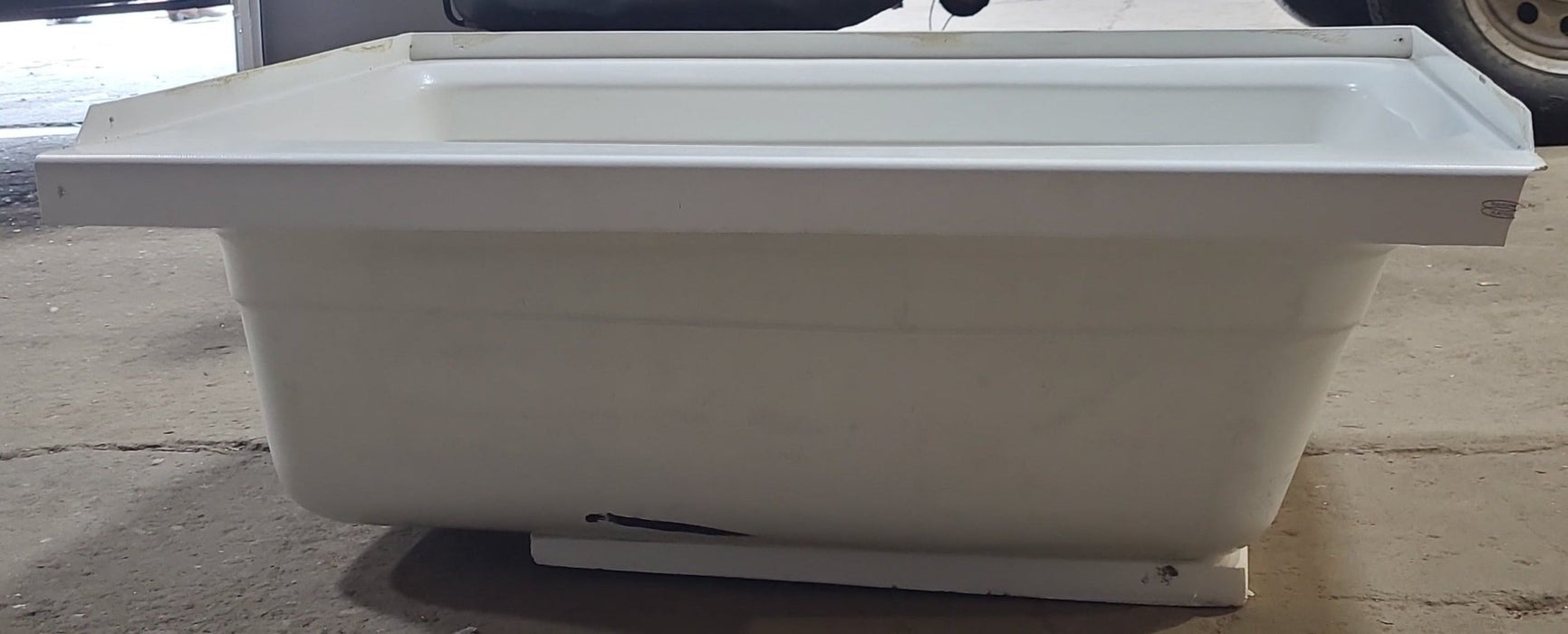 Used RV Bath Tub 36” x 24” - Left Hand Drain