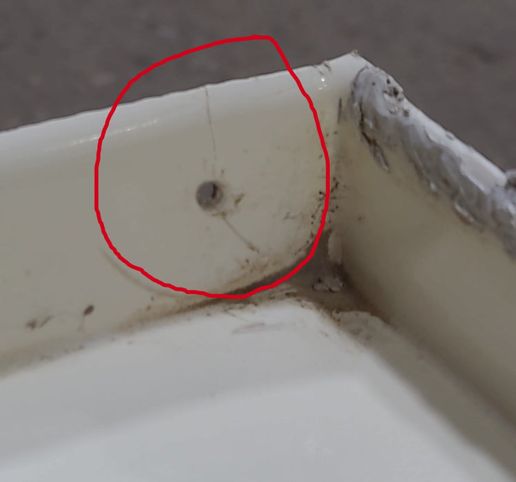 Used RV Bath Tub 39 3/4” x 24” - Right Hand Drain