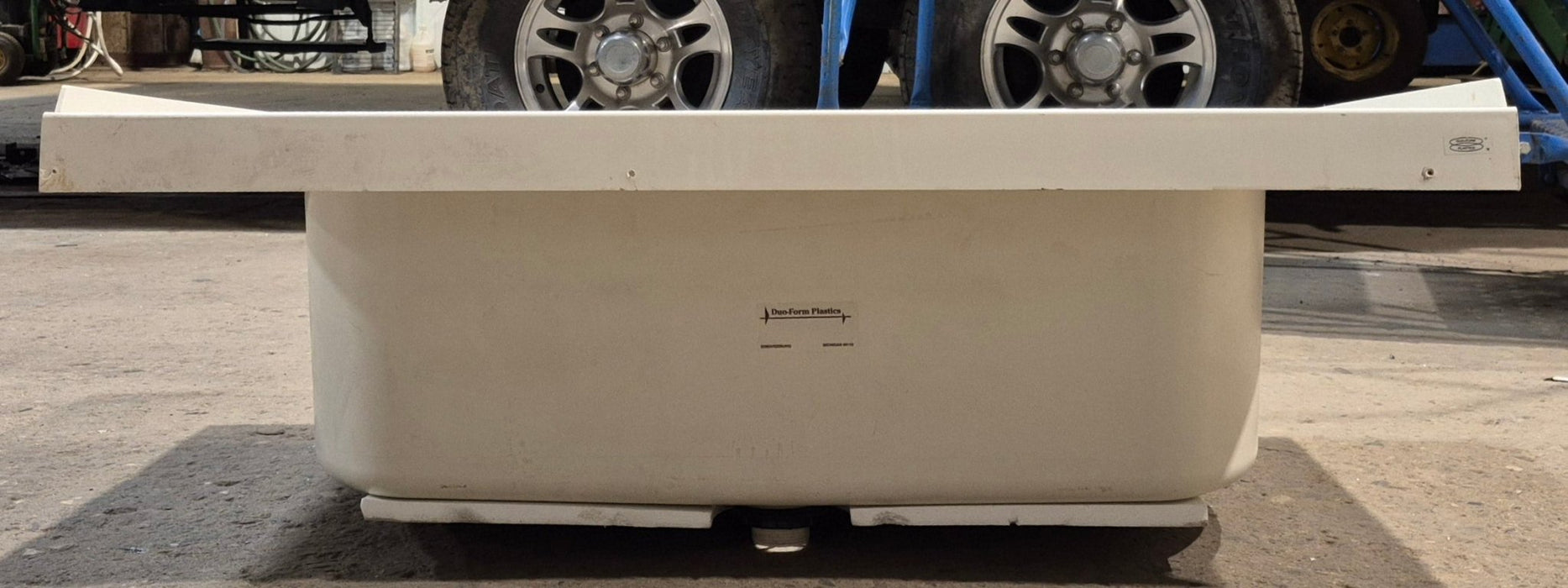 Used RV Bath Tub 40” x 24” - Center Drain