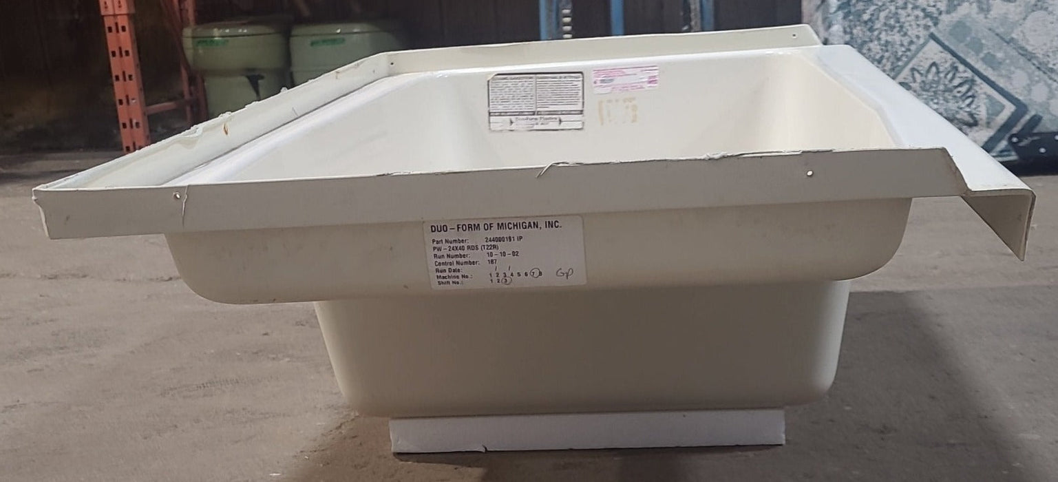 Used RV Step Bath Tub 41” x 24” - Right Hand Drain