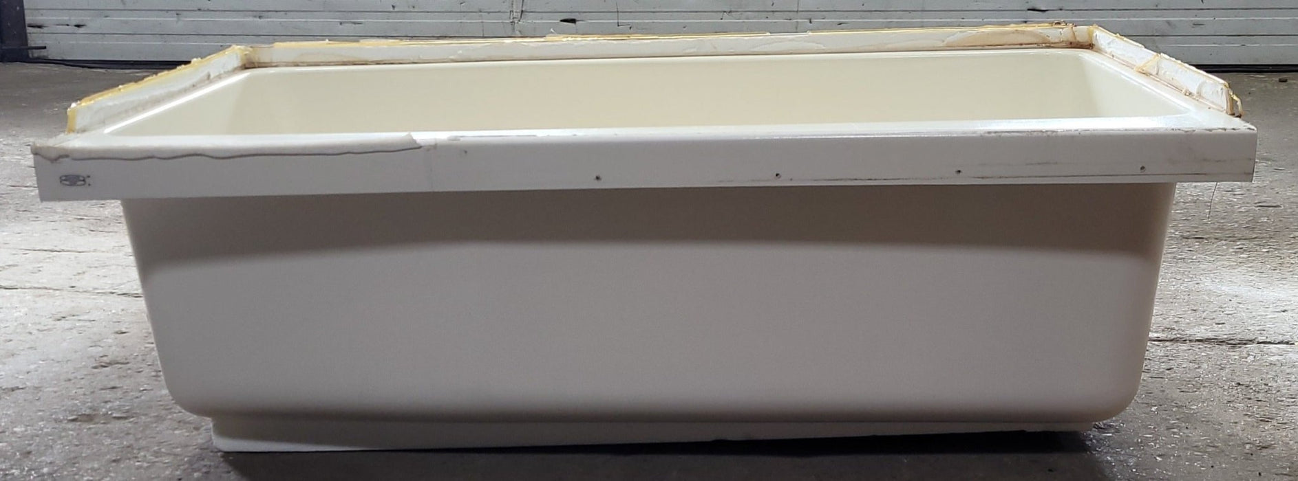 Used RV Bath Tub 41” x 24” - Right Hand Drain