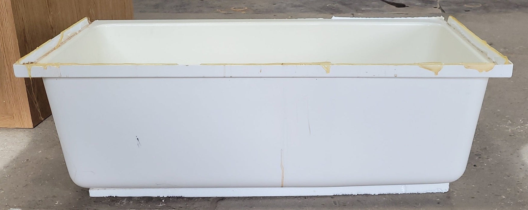 Used RV Bath Tub 41” x 24” - Right Hand Drain