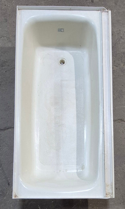 Used RV Bath Tub 53 5/8” x 26 3/4” - Right Hand Drain