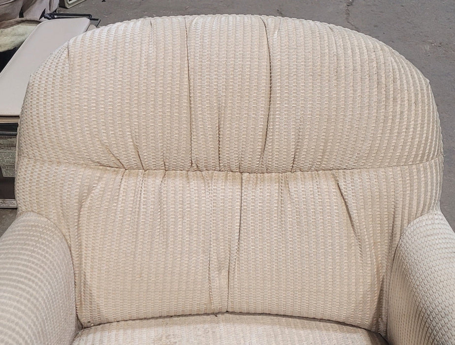 Used RV Chair - 33" H x 27 1/2" W x 25" D