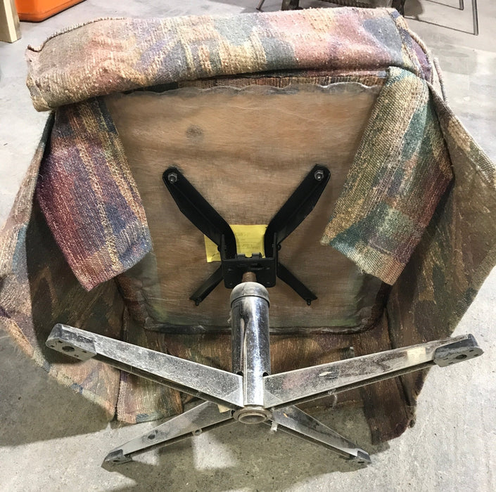 Used RV Chair - 35" H x 19" W x 22" D