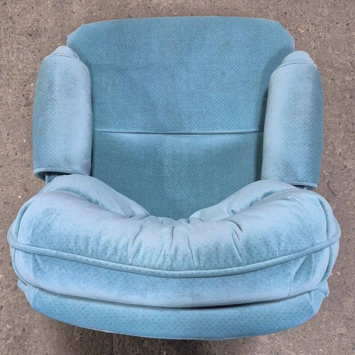Used RV Chair - 38 1/4" H x 25" W x 28" D