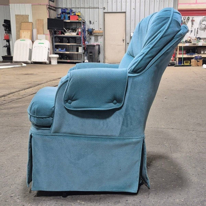 Used RV Chair - 38 1/4" H x 25" W x 28" D