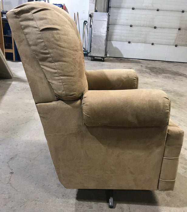 Used RV Chair - 39" H x 25" W x 20" D