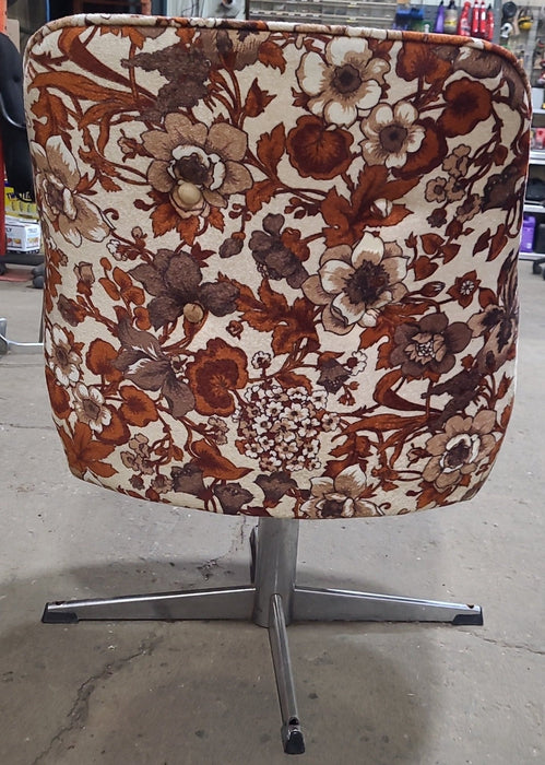 Used RV Chair - Retro - 29 1/2" H x 23" W x 16" D