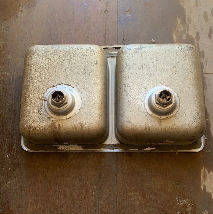 Used Double Kitchen Sink 26 3/4” w x 16” L