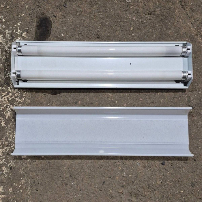 Used RV Luminaire Dual Fluorescent Light Fixture - Model 550