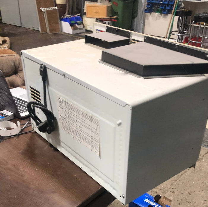 Used RV Microwave Magic Chef 22" W x 14-1/2" H x 14" D