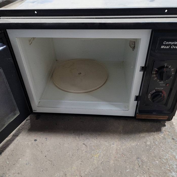 Used RV Microwave Magic Chef 22 W X 15 H X 16 D