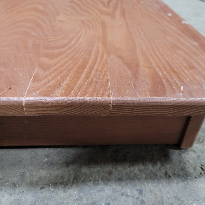 Used RV Pedestal Mount Table Top 26" W X 36" L- Pull out Leaf