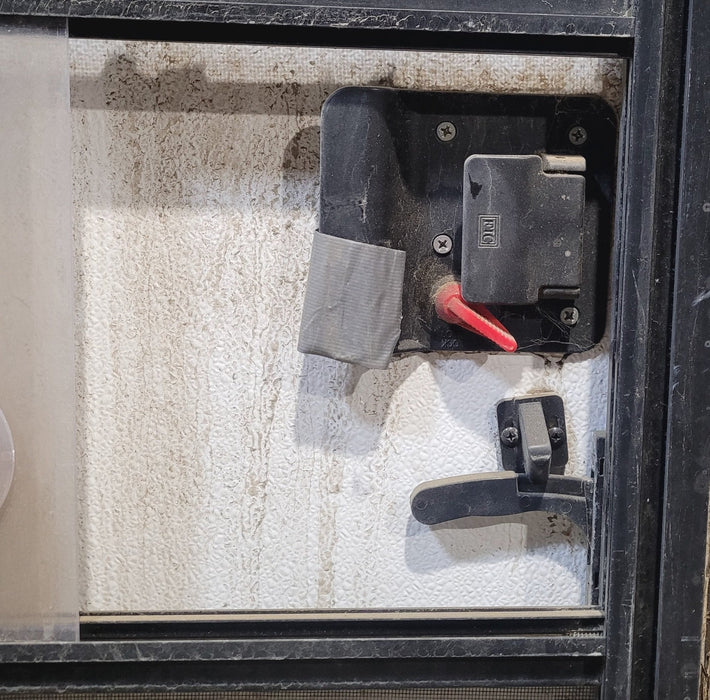Used RV Radius Entry Door 29 5/8" x 70"