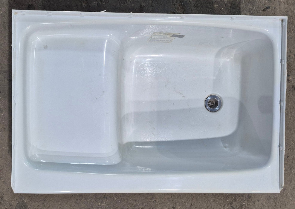 Used RV Step Bath Tub 35 7/8" L x 23 3/4" D- Right Hand Drain