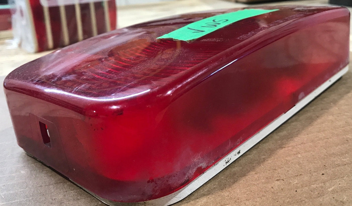 Used RV Tail Light Assembly SAE-AILRST 94 DOT