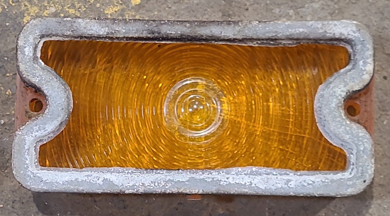Used SAE IP 67 - GUIDE 1TB Replacement Lens for Signal Light - Amber
