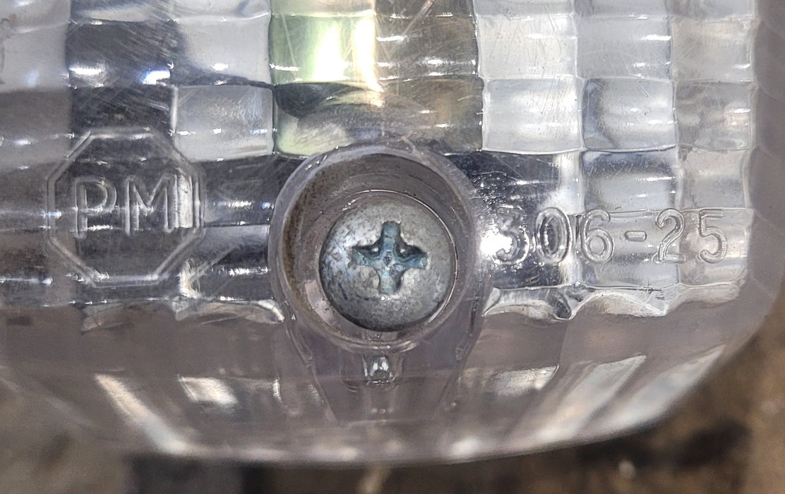 Used SAE-IPRST-79-DOT Replacement Marker Light - Clear