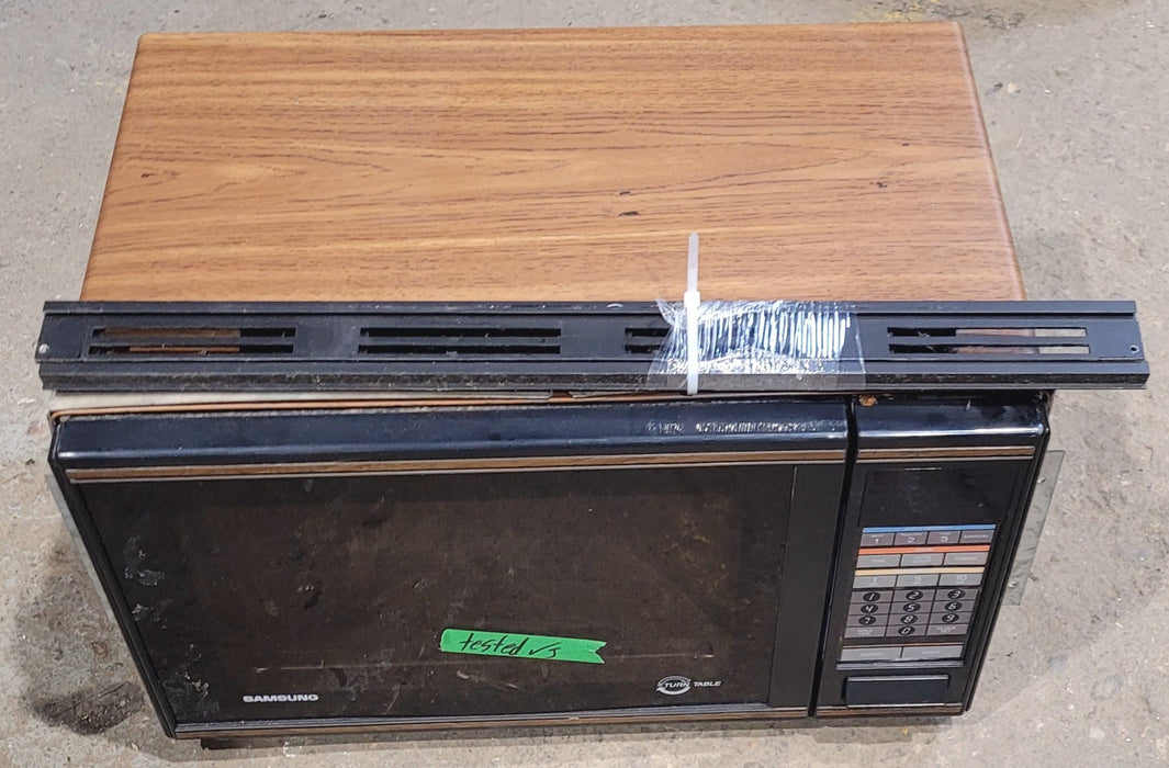 Used SAMSUNG RV Microwave 20 1/2" W x 12 1/2" H x 12 3/4" D