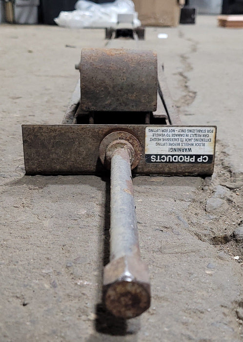 Used Telescopic Stabilizer Jack 64"