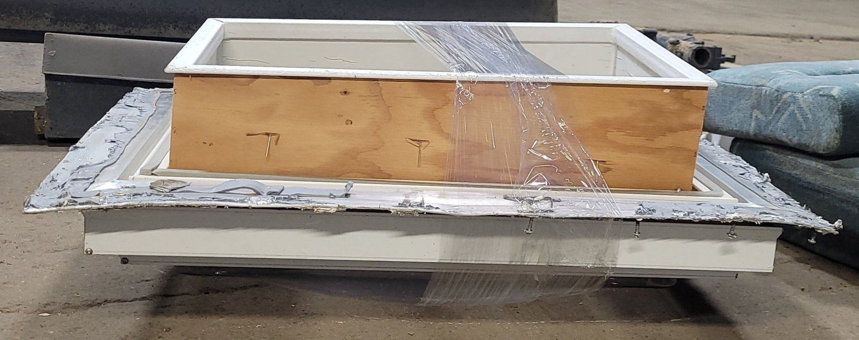Used Skylight 31 1/4" X 23 1/2" (with inner skylight)