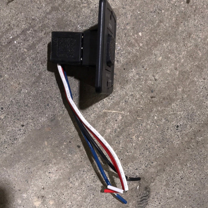Used Solera Power Awning Switch Kit, Black