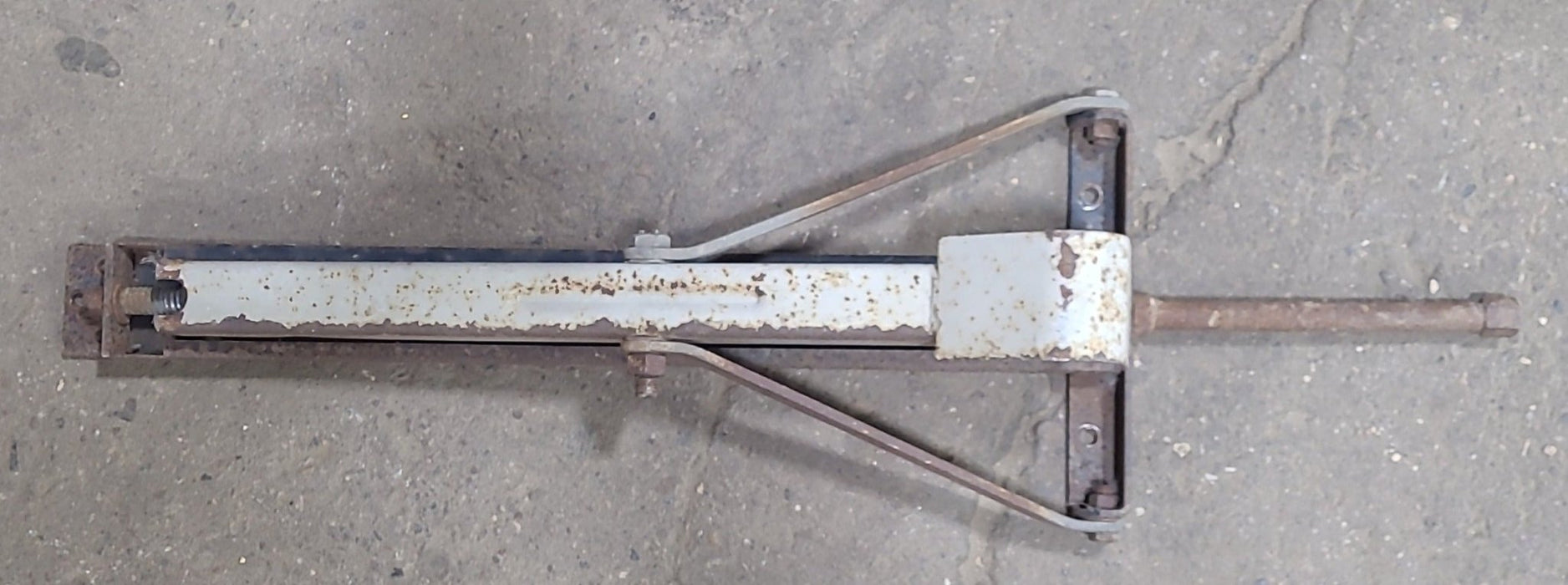 Used Stabilizer Jack | Single - Young Farts RV Parts