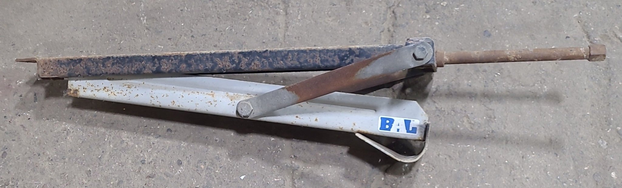 Used Stabilizer Jack | Single - Young Farts RV Parts